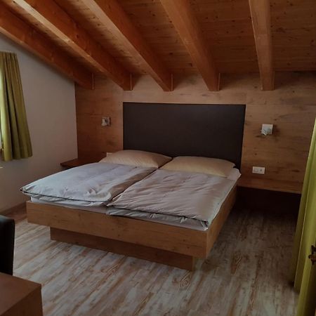 Apartment Madlaina ซัมเนาน์ ภายนอก รูปภาพ