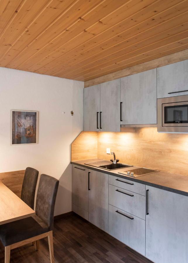 Apartment Madlaina ซัมเนาน์ ภายนอก รูปภาพ