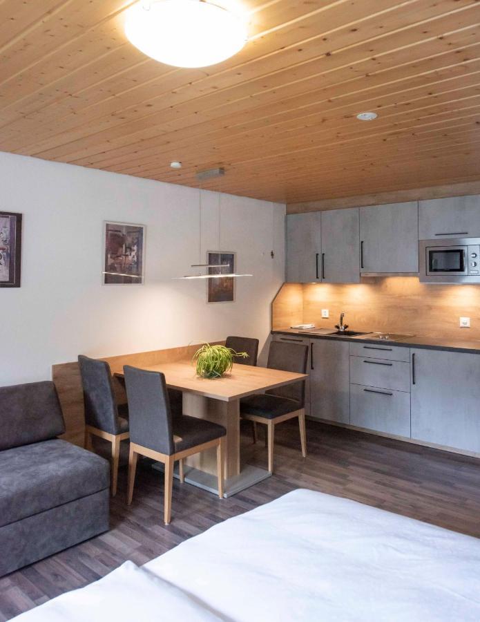 Apartment Madlaina ซัมเนาน์ ภายนอก รูปภาพ