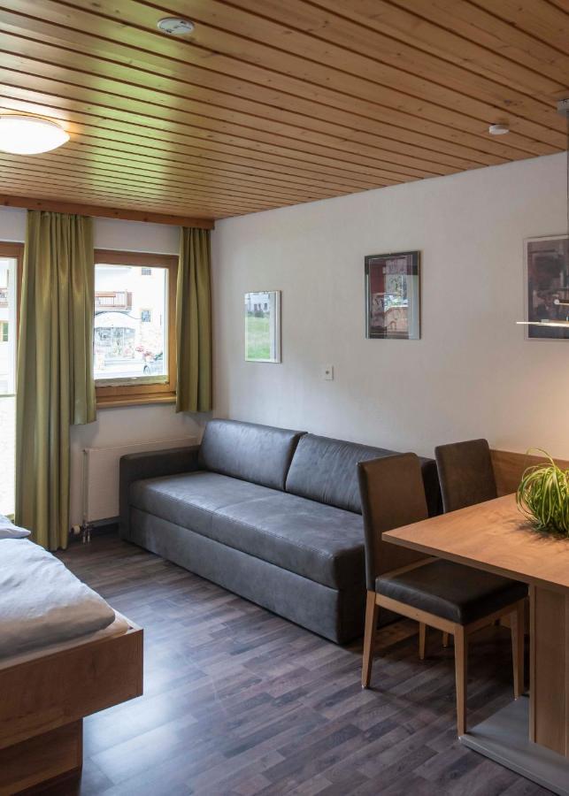 Apartment Madlaina ซัมเนาน์ ภายนอก รูปภาพ