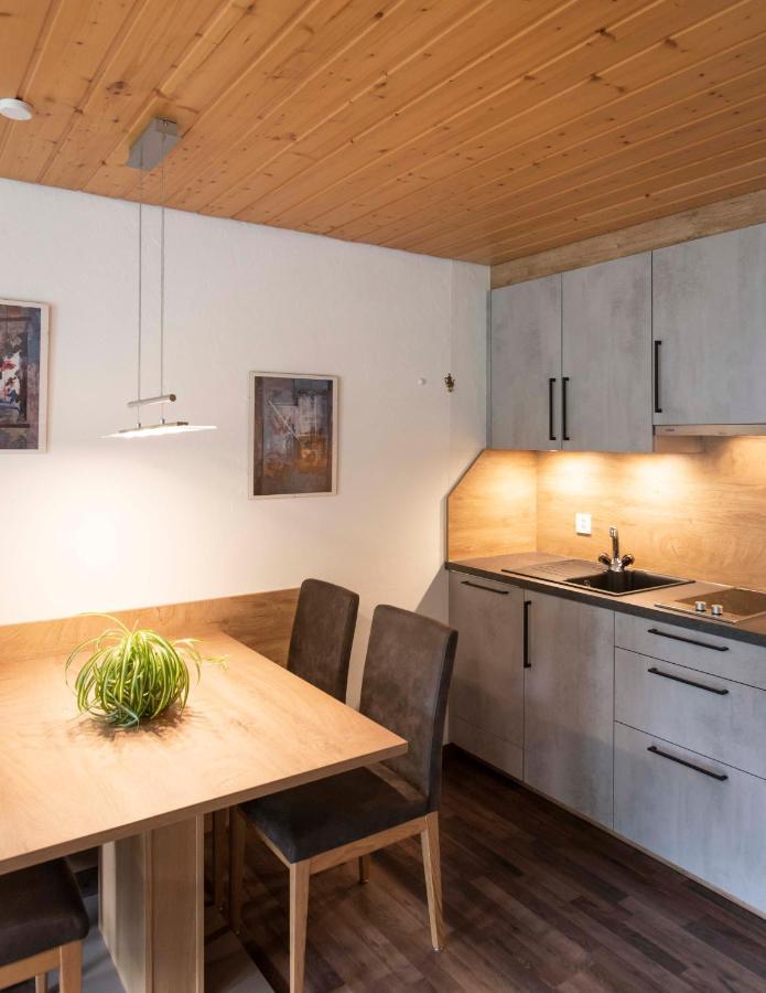 Apartment Madlaina ซัมเนาน์ ภายนอก รูปภาพ