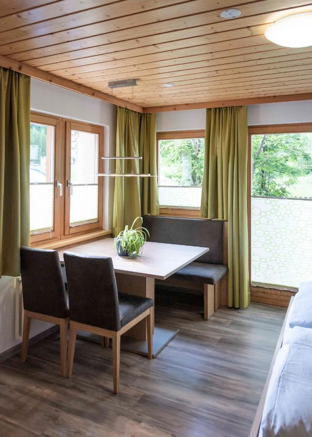 Apartment Madlaina ซัมเนาน์ ภายนอก รูปภาพ