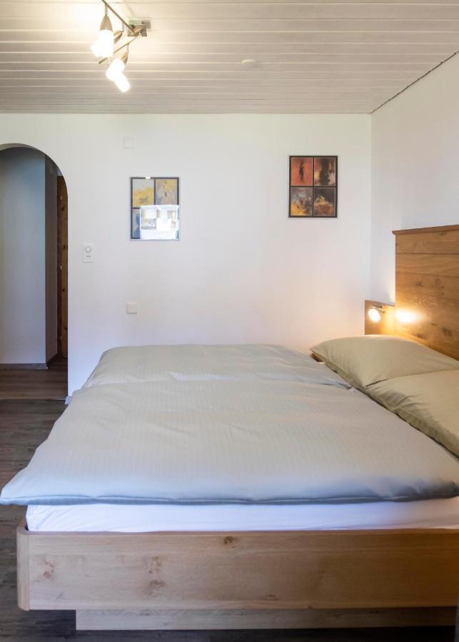 Apartment Madlaina ซัมเนาน์ ภายนอก รูปภาพ