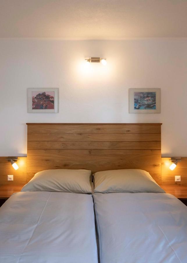 Apartment Madlaina ซัมเนาน์ ภายนอก รูปภาพ