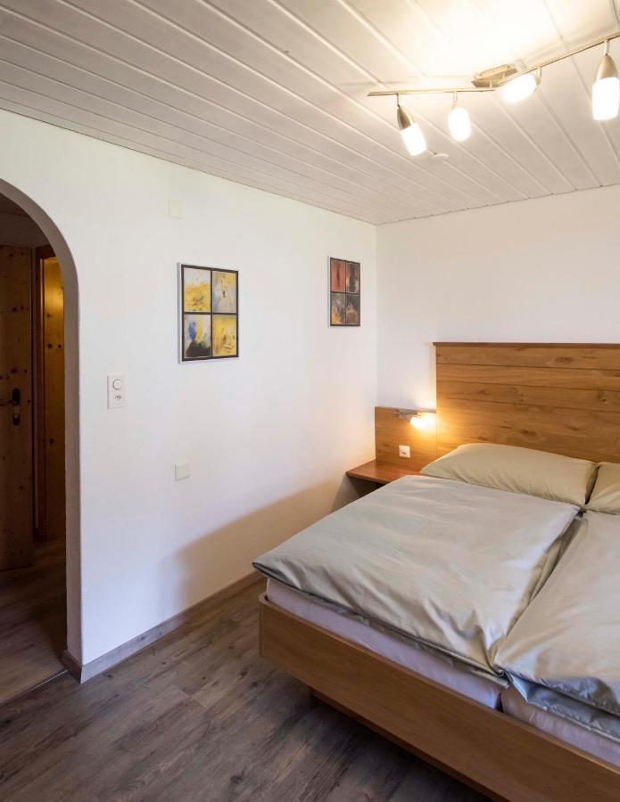 Apartment Madlaina ซัมเนาน์ ภายนอก รูปภาพ
