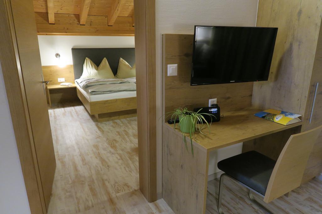 Apartment Madlaina ซัมเนาน์ ภายนอก รูปภาพ
