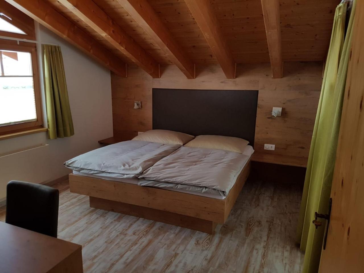 Apartment Madlaina ซัมเนาน์ ภายนอก รูปภาพ
